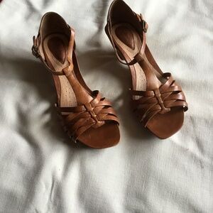 New Leather Sandals/Shoe